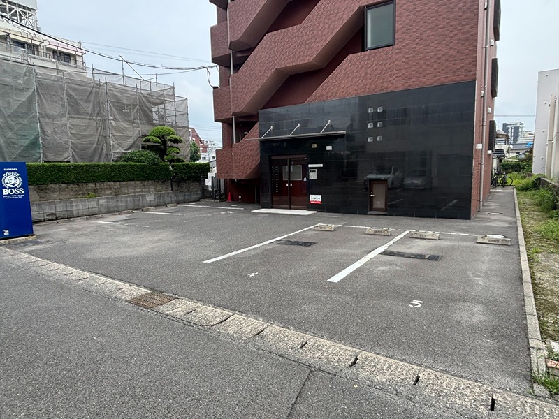 リーベンパレス鴨池 駐車場