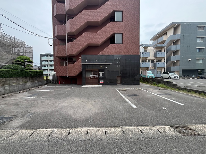 リーベンパレス鴨池 駐車場