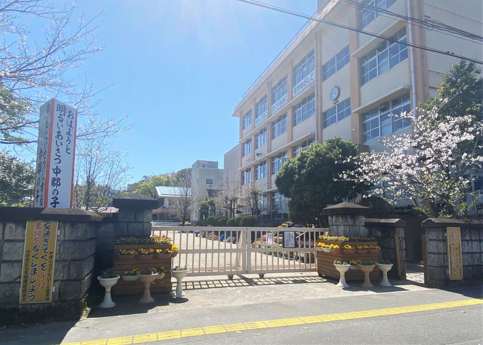 Ｔｈｅ ｓｔａｒｓ ｍａｎｓｉｏｎ ｋｏｒｉｍｏｔｏ 小学校
