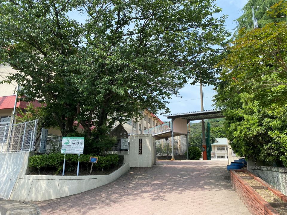 ラシュレ 中学校