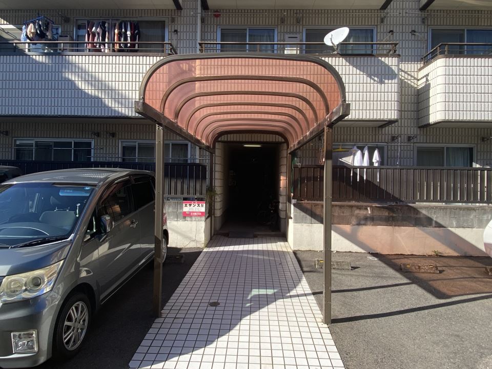 エザンスＭ 駐車場