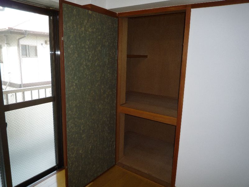 ラピネ鴨池壱番館 収納