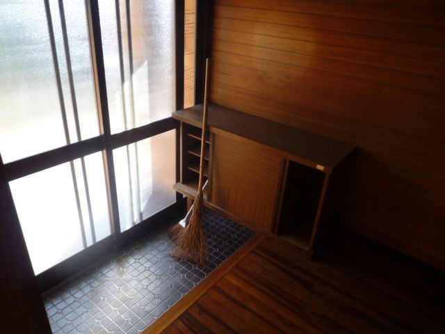 平川貸家 玄関
