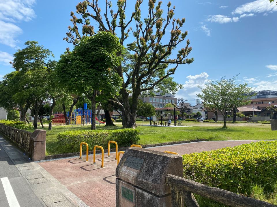 コーポ御用 公園