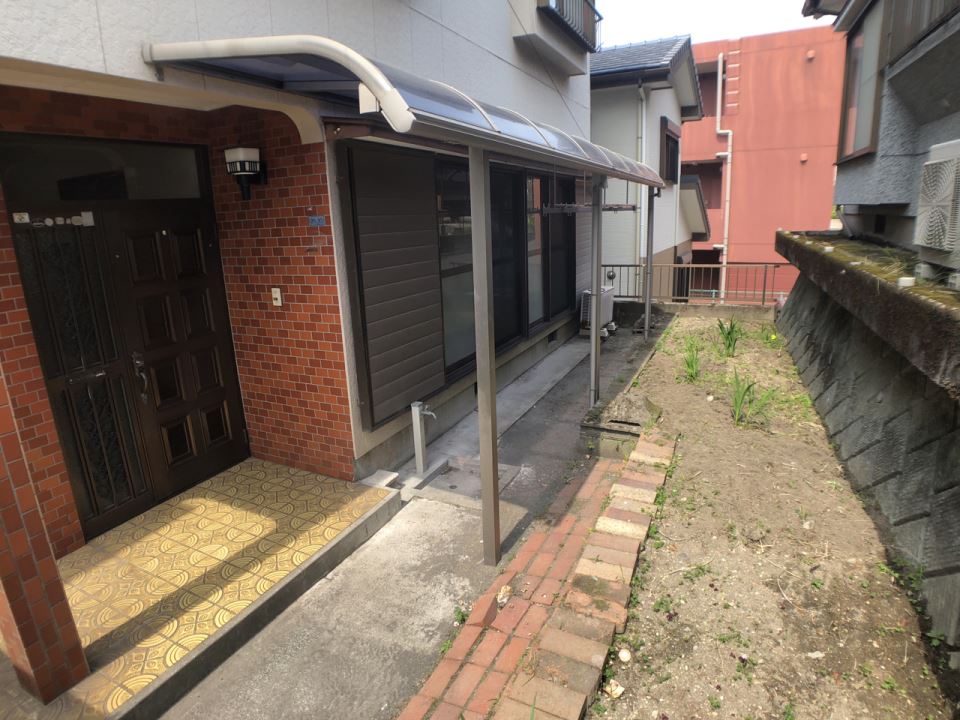 金井邸 エントランス