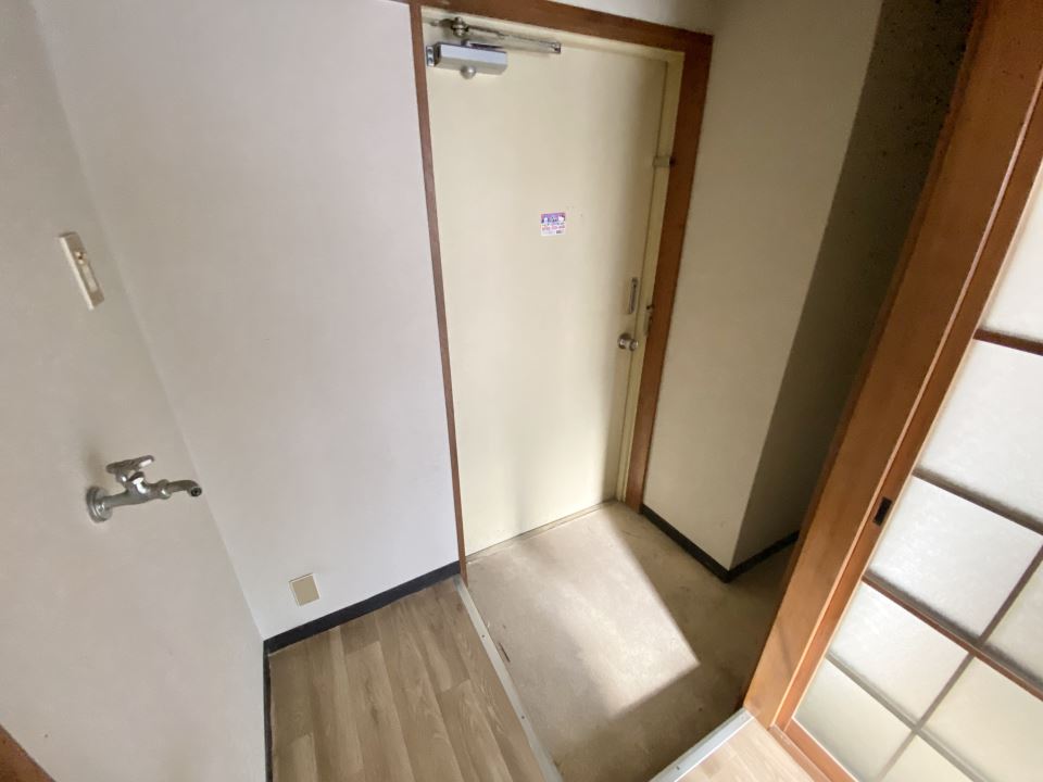 床次ビル 玄関