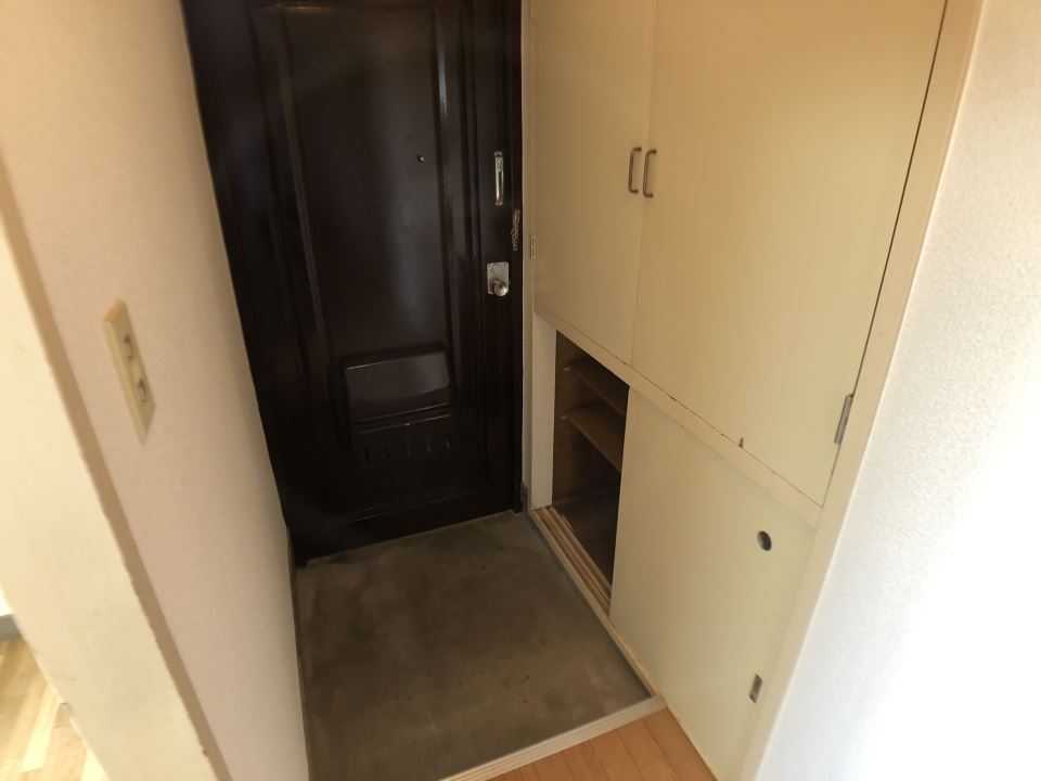 メゾン甲南 玄関