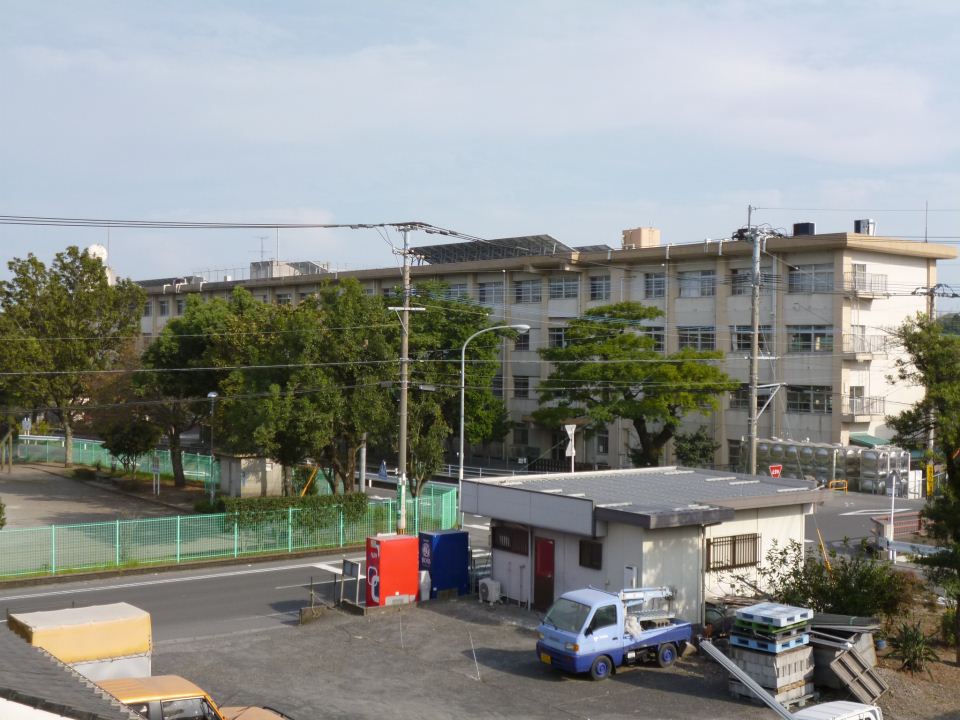 下吉アパート 小学校