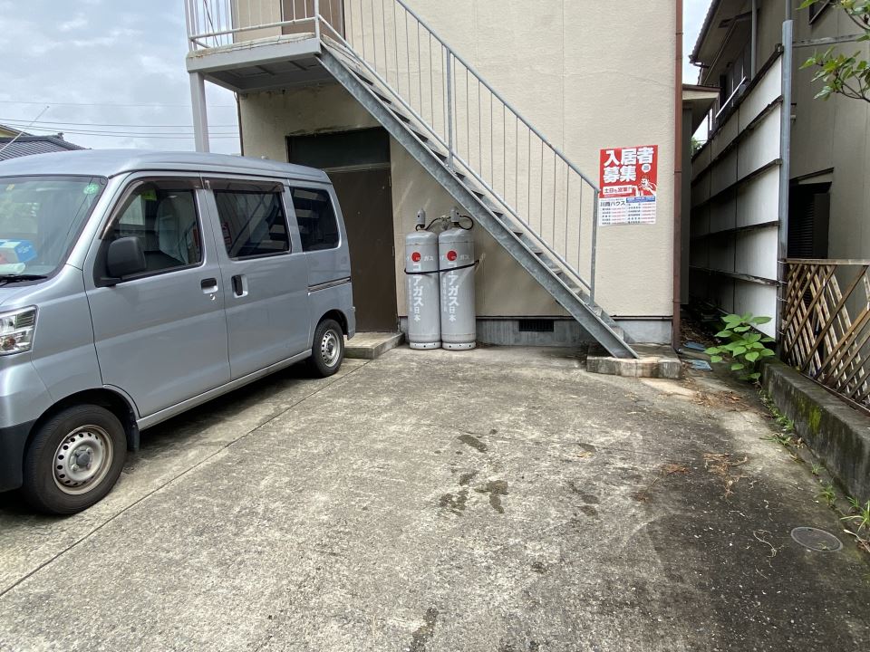 五百路アパート エントランス