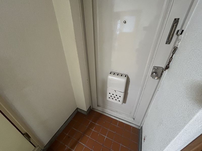 水溜ビル 玄関