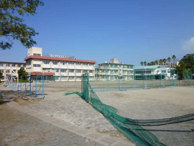 フェスティオベイサイドコート３０３号 中学校