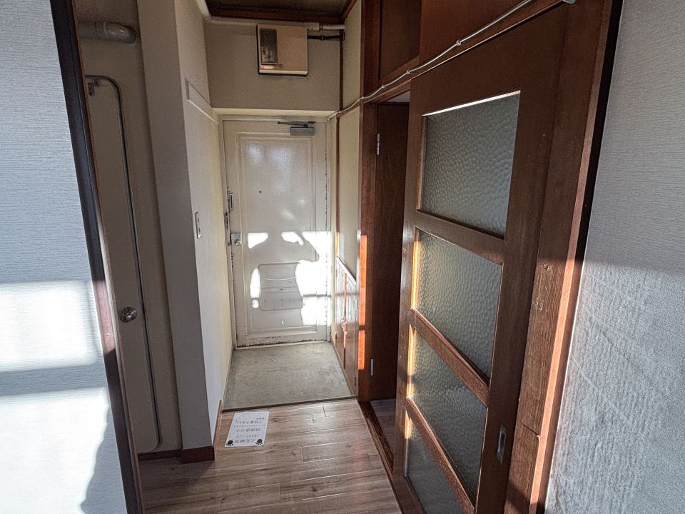 鴨池二丁目団地１号棟 玄関