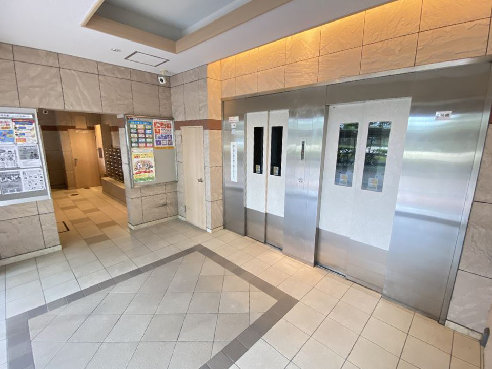 鴨池二丁目団地１号棟 エントランス