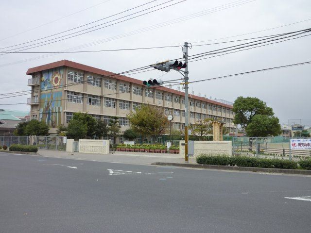 ホワイトコーポＭ 中学校