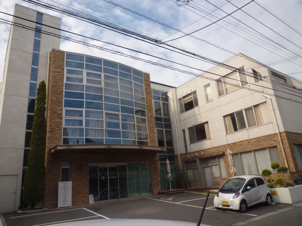 エレガント谷山 総合病院