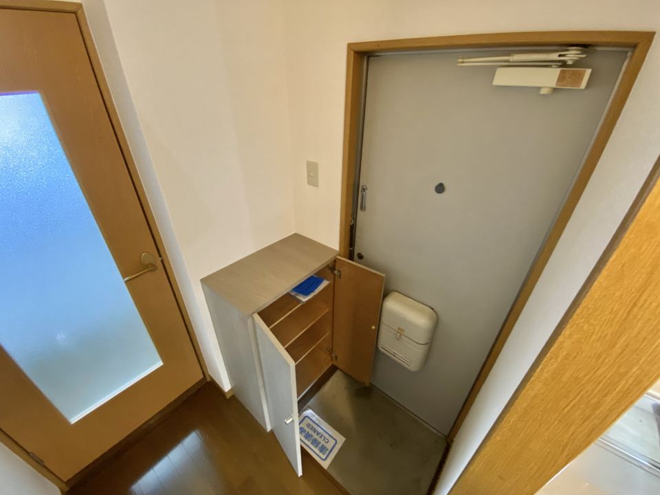 ライフイン慈眼寺 玄関