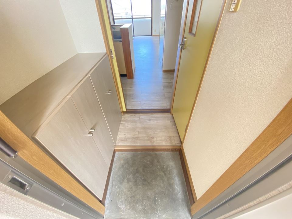 ライフイン慈眼寺 玄関