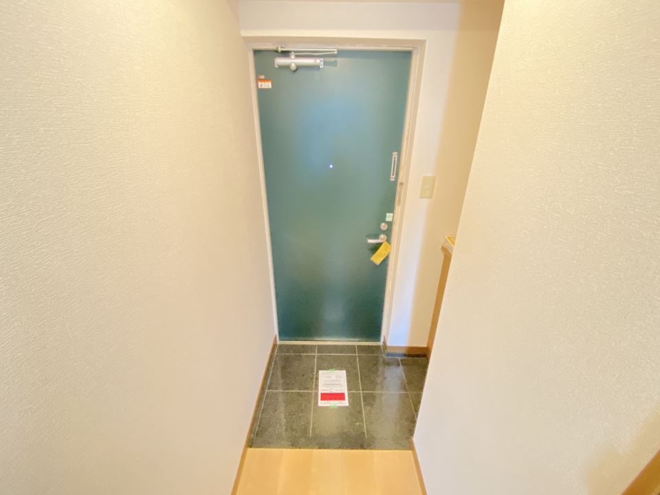 リバービュー１０２ 玄関