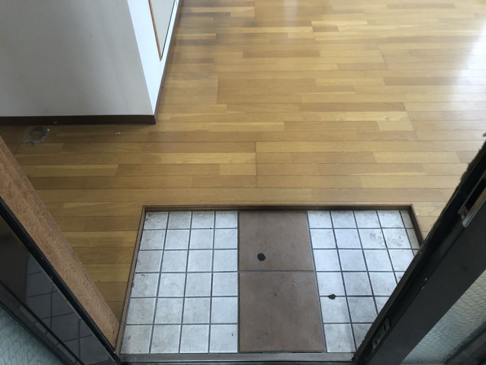 グリーンバードビル 玄関