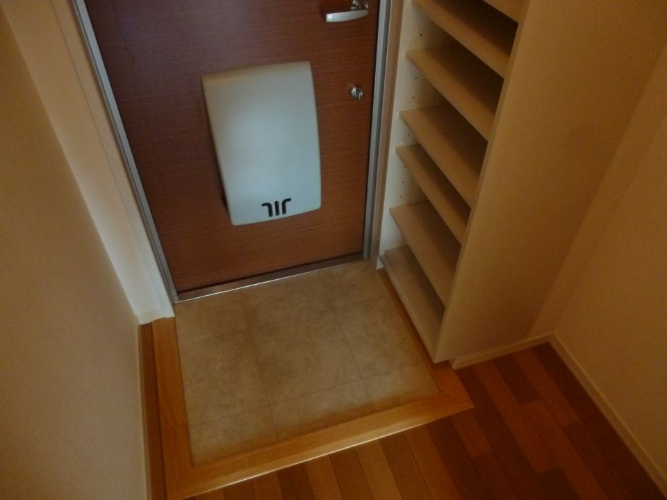 タウンコート谷山 玄関