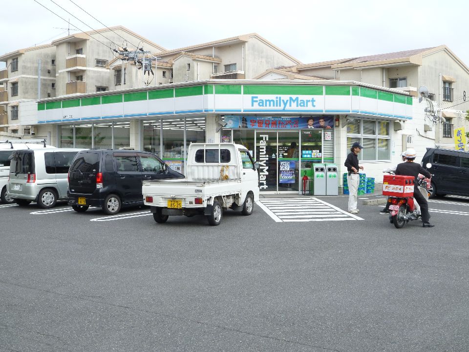 アモールヒル コンビニ