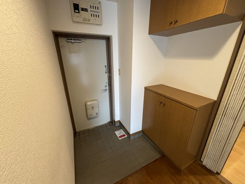 リブェールＴ 玄関