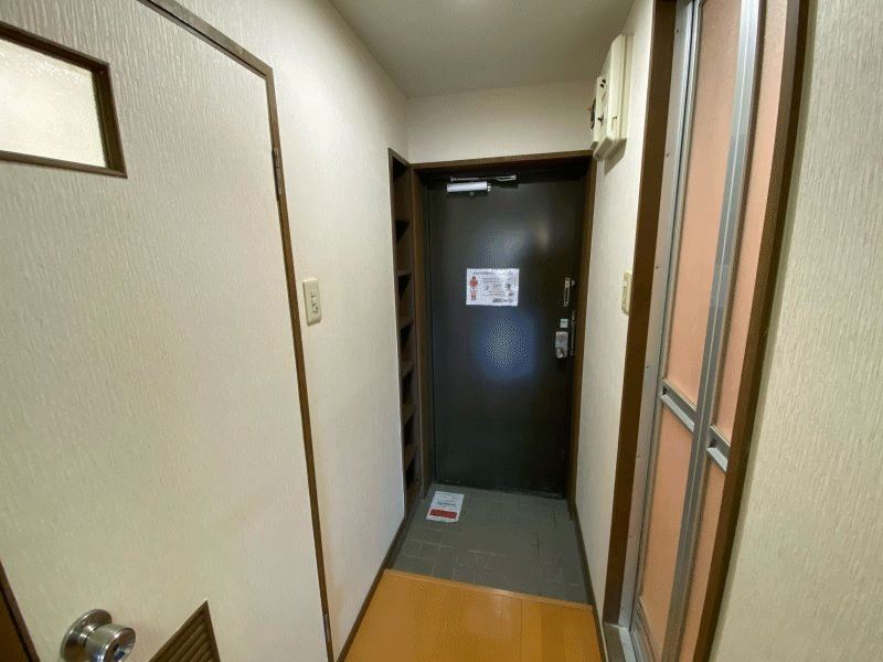旭ビル 玄関