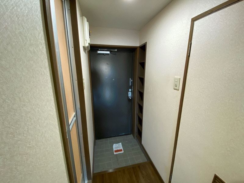 旭ビル 玄関