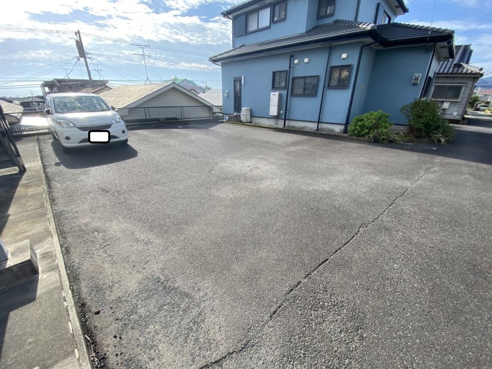 アーバンリンダ 駐車場