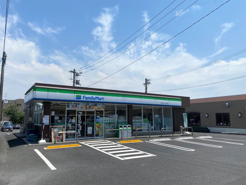 ルーチェＳ コンビニ
