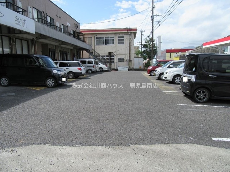 コーポマリン 駐車場
