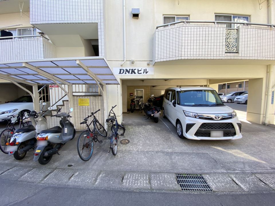 サンメゾンＤＮＫ 駐車場