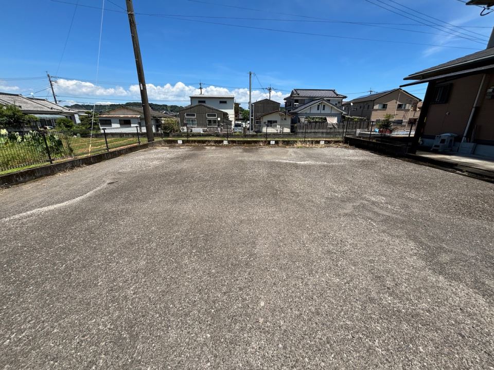 ファミール大江 駐車場