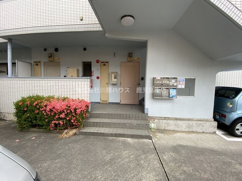 鹿児島県鹿児島市紫原３丁目 エントランス