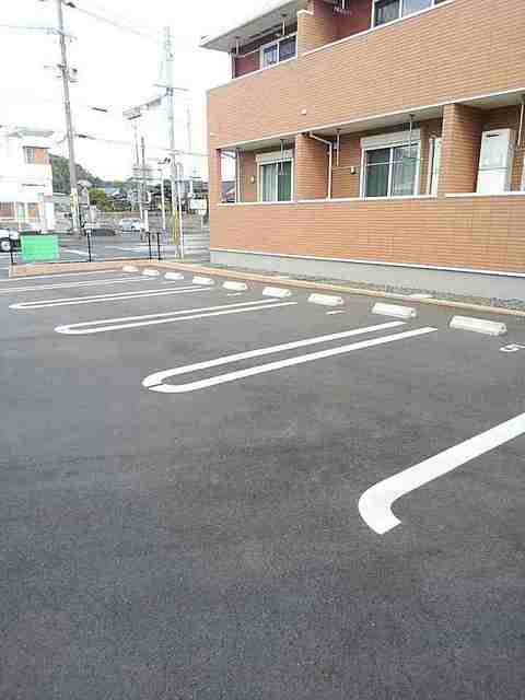 鹿児島県鹿児島市中山町 駐車場