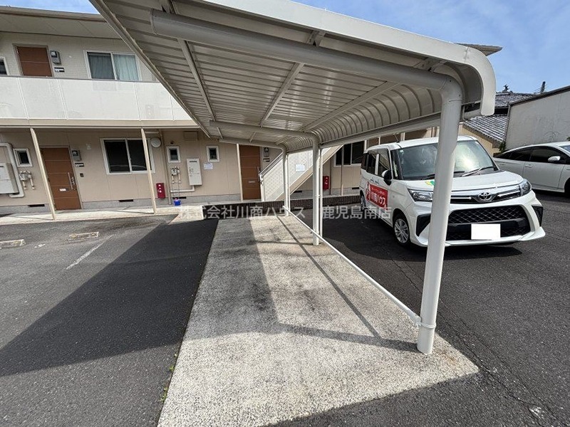 アリス 駐車場