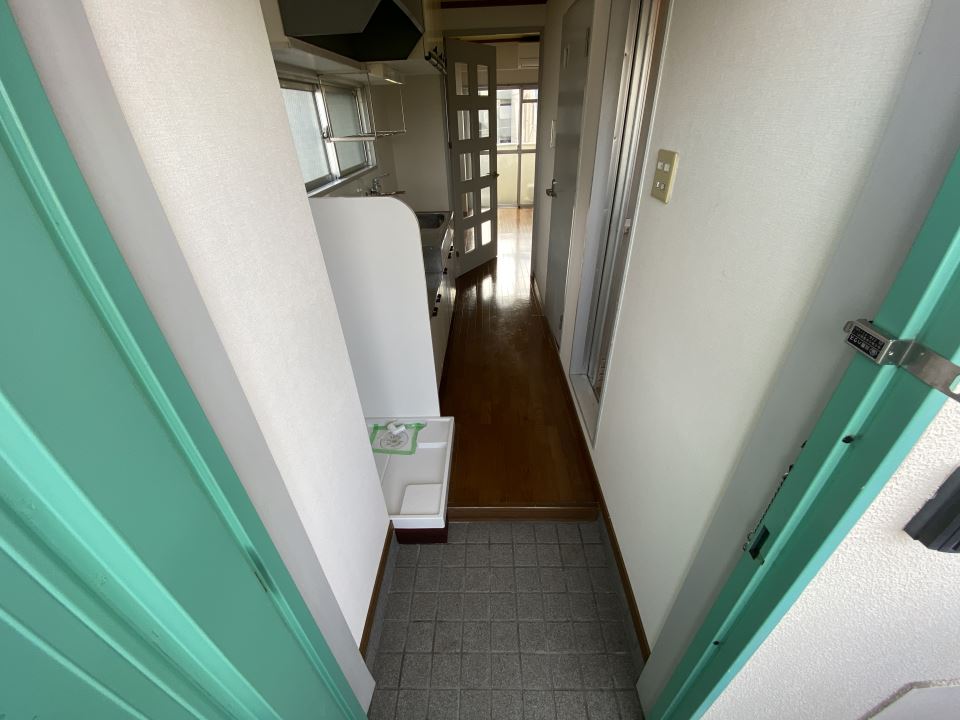 エントピア鴨池第８ 玄関