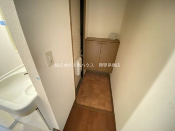 ハイカムール山之内 玄関
