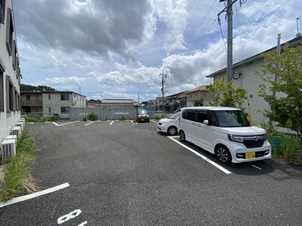 住吉ハイツ 駐車場