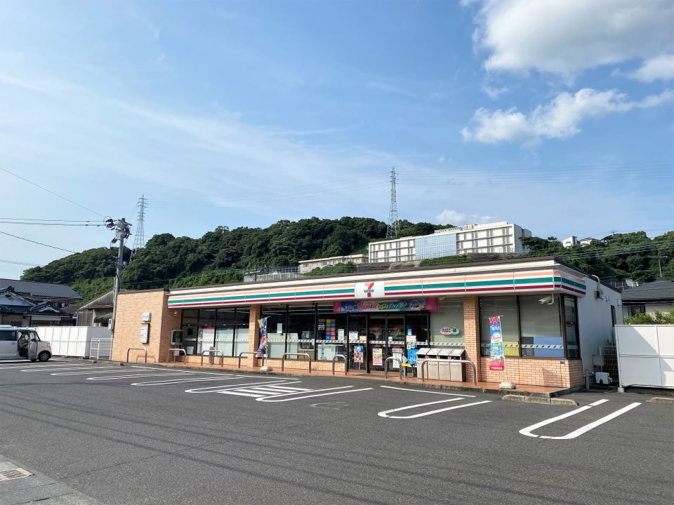 ラフィーネうすき コンビニ