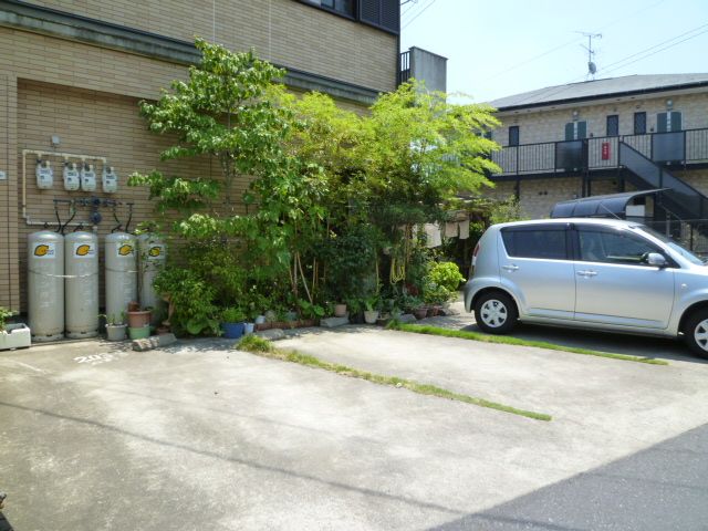 ライフステージ 駐車場