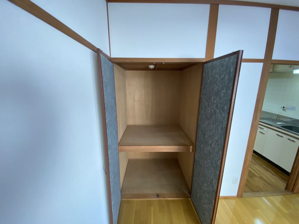 ＫＢＫスポーツ荒田ビル 玄関