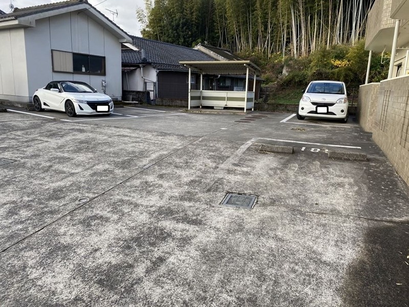 ガーデンハウス 駐車場