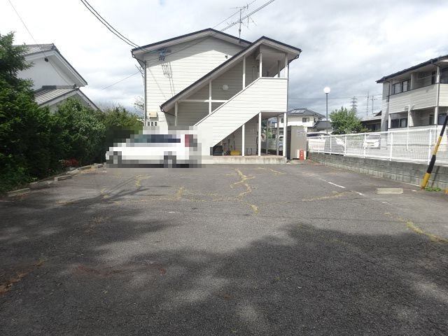 ビレッジワン 駐車場