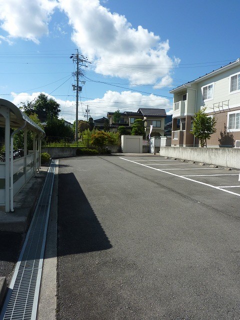 コータ・コートA 駐車場