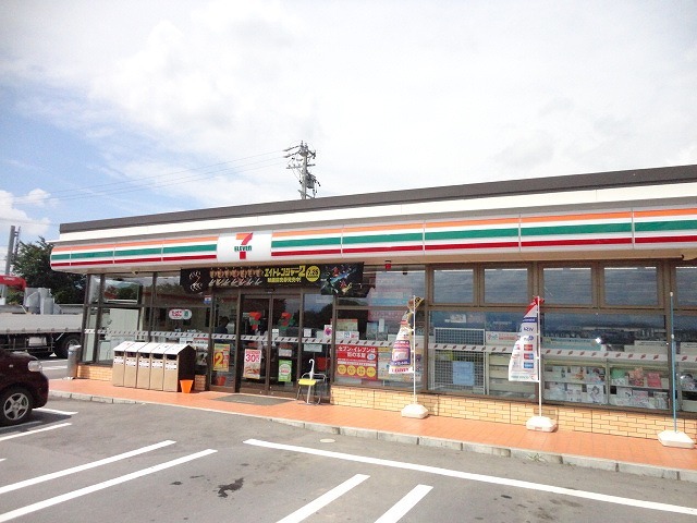ロイヤルレジデンス六暮 コンビニ