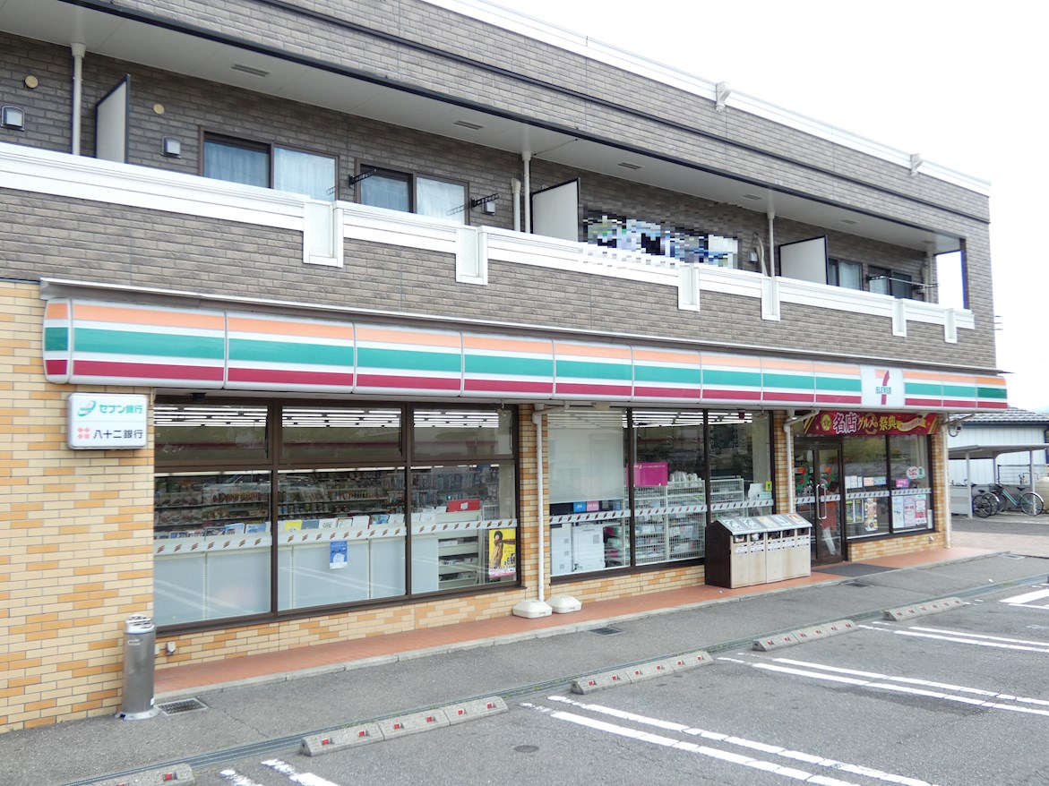 シエスタ湖畔 コンビニ