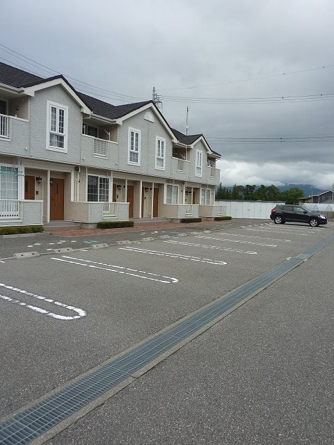 エステパルケＤ 駐車場