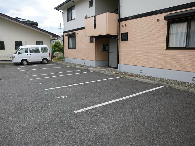 セジュール上高田Ａ 駐車場