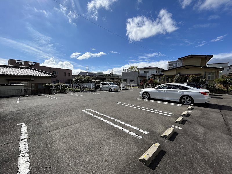 グランドソレイユ 駐車場